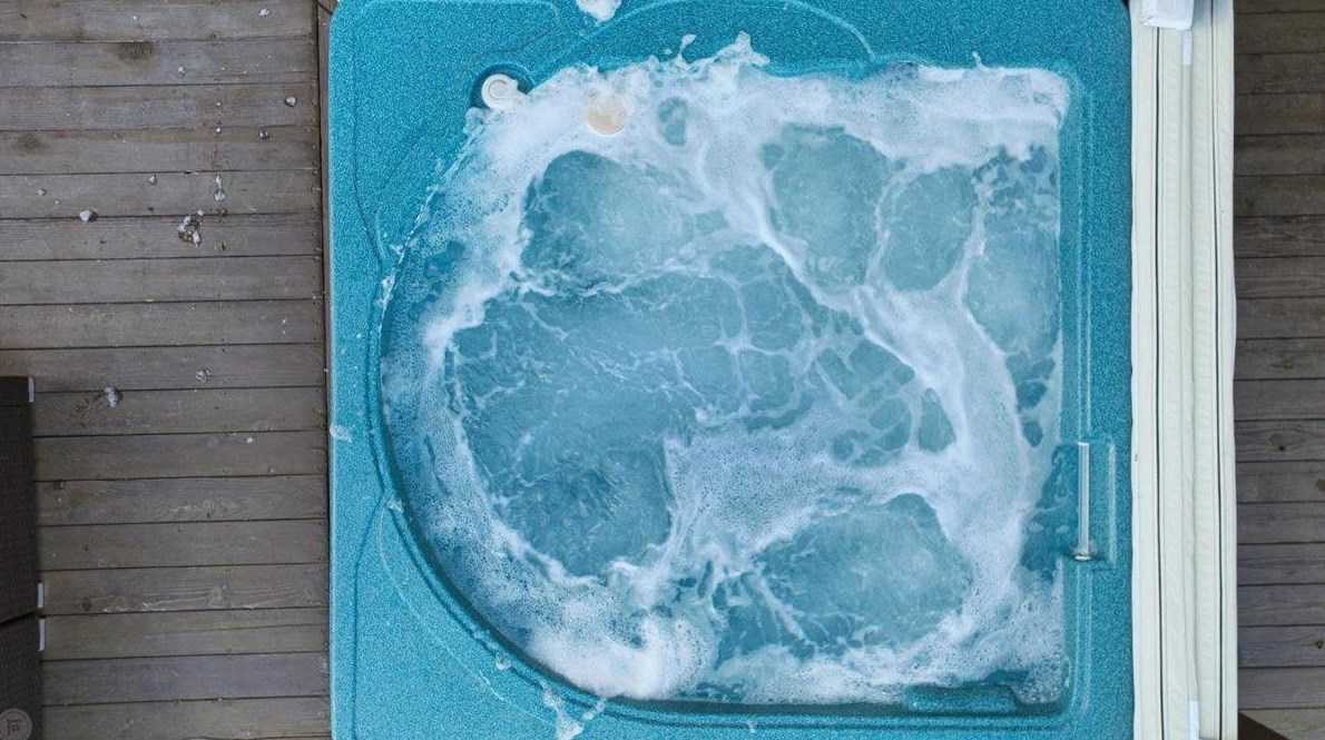 1298 Riv Blf Dr, Valley Home CA 95361-2678 exterior