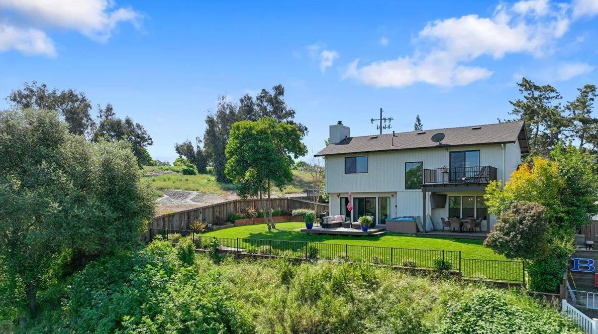 1298 Riv Blf Dr, Valley Home CA 95361-2678 exterior