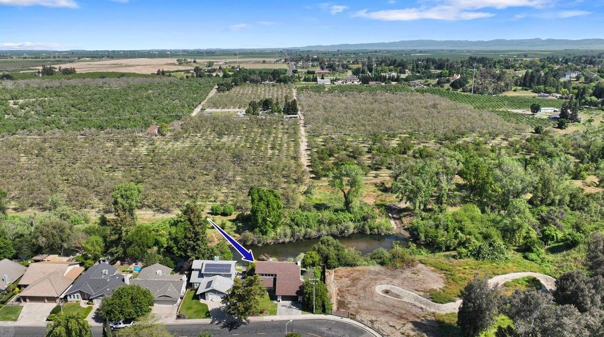 1298 Riv Blf Dr, Valley Home CA 95361-2678 exterior