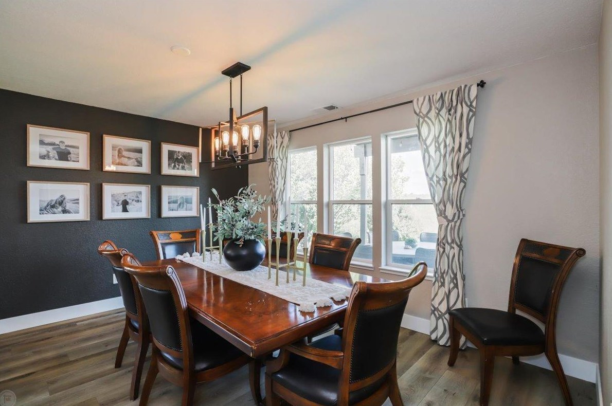 1298 Riv Blf Dr, Valley Home CA 95361-2678 exterior