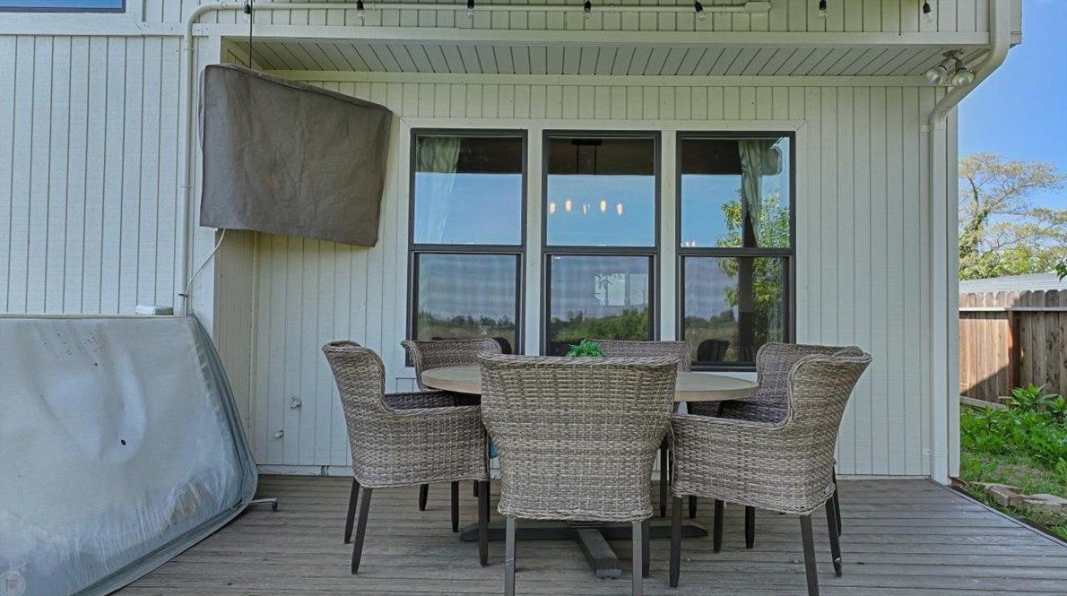 1298 Riv Blf Dr, Valley Home CA 95361-2678 exterior