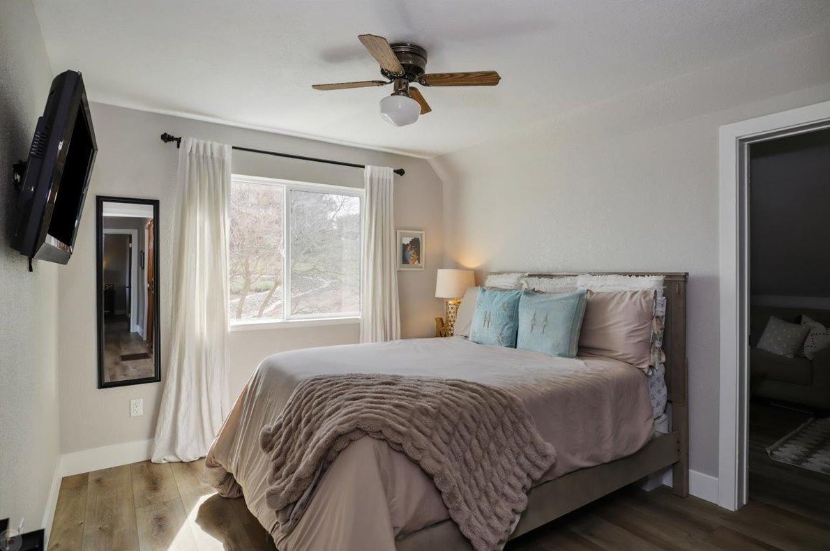 1298 Riv Blf Dr, Valley Home CA 95361-2678 exterior