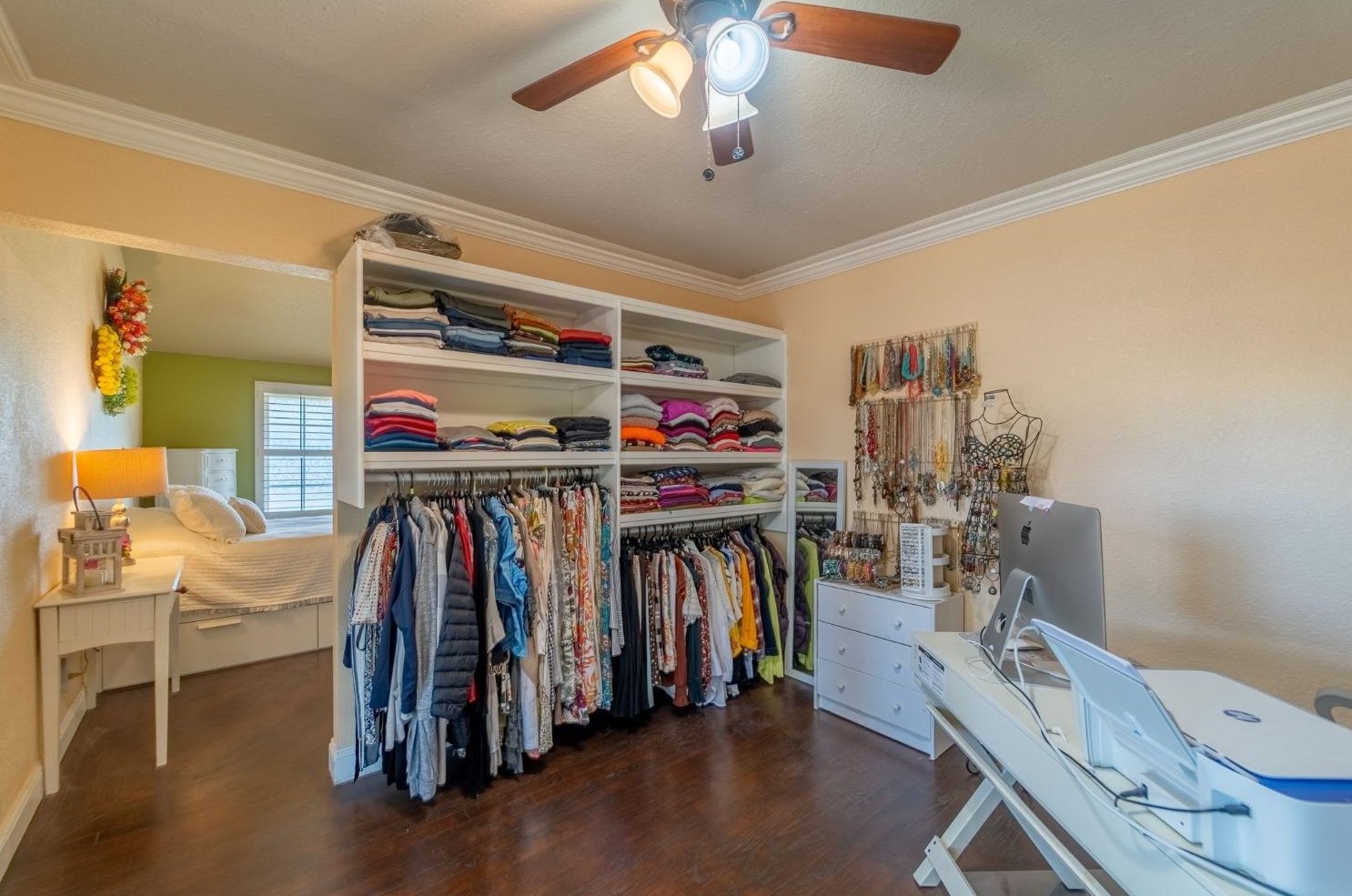 1313 Hunt Rd, Manteca CA  95337-6732 exterior