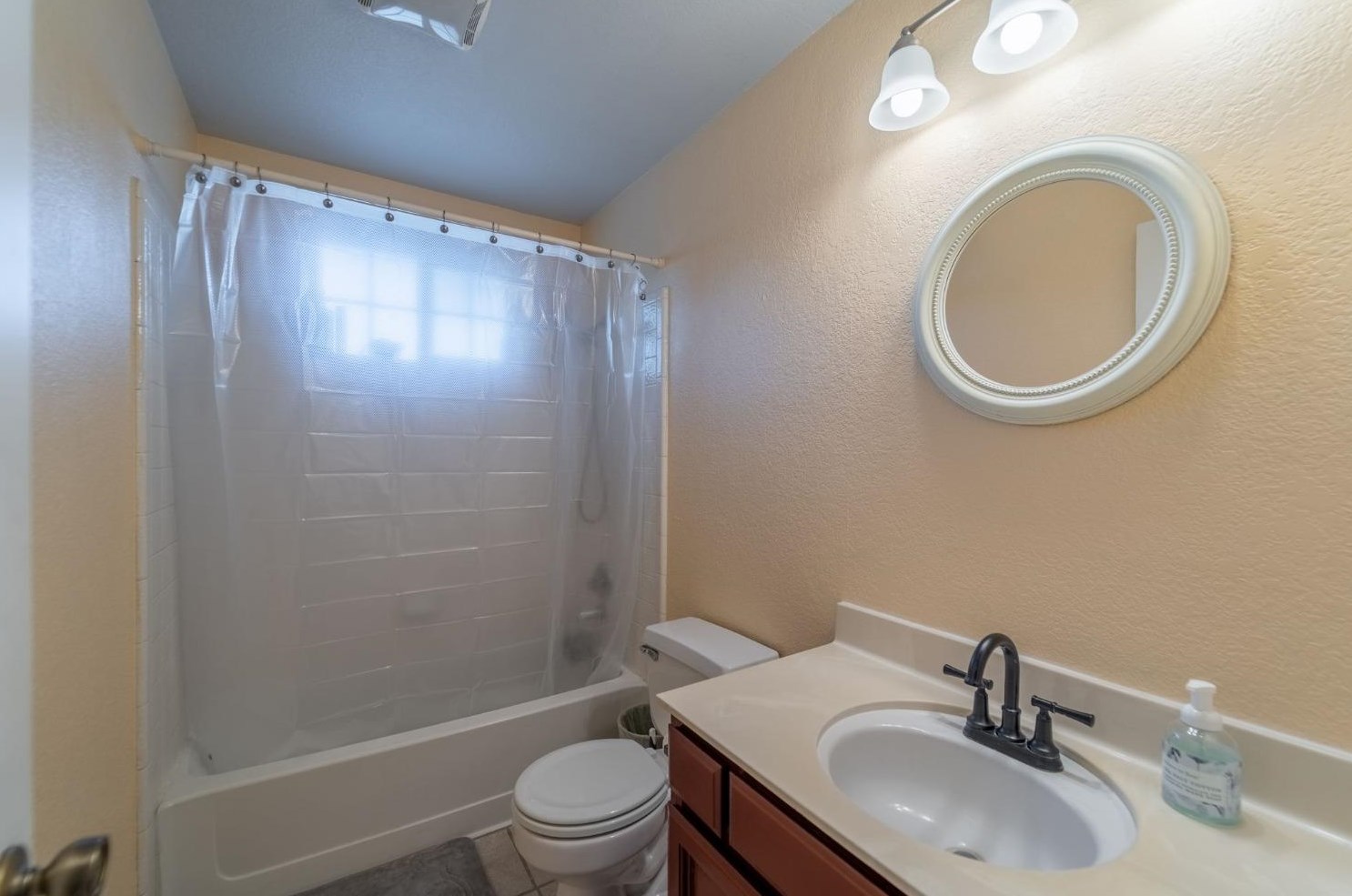 1313 Hunt Rd, Manteca CA  95337-6732 exterior