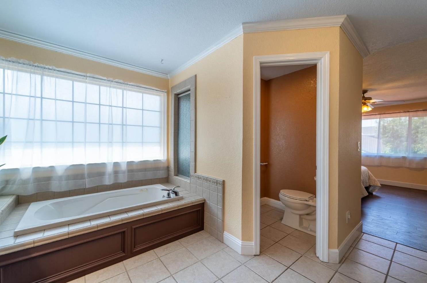 1313 Hunt Rd, Manteca CA  95337-6732 exterior