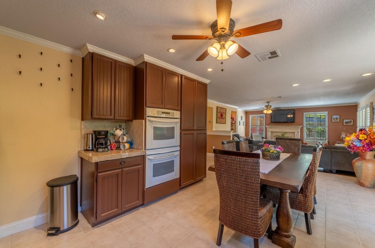 1313 Hunt Rd, Manteca CA  95337-6732 exterior