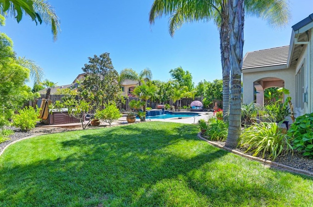 317 White Feather Ct, Roseville CA  95747-8891 exterior