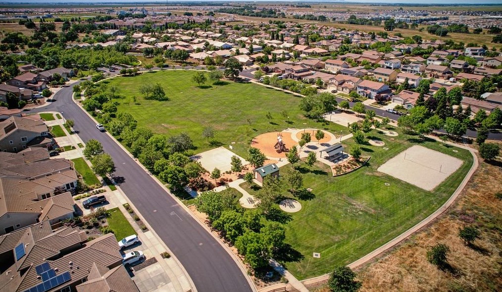 317 White Feather Ct, Roseville CA  95747-8891 exterior