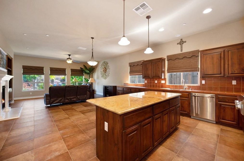 317 White Feather Ct, Roseville CA  95747-8891 exterior