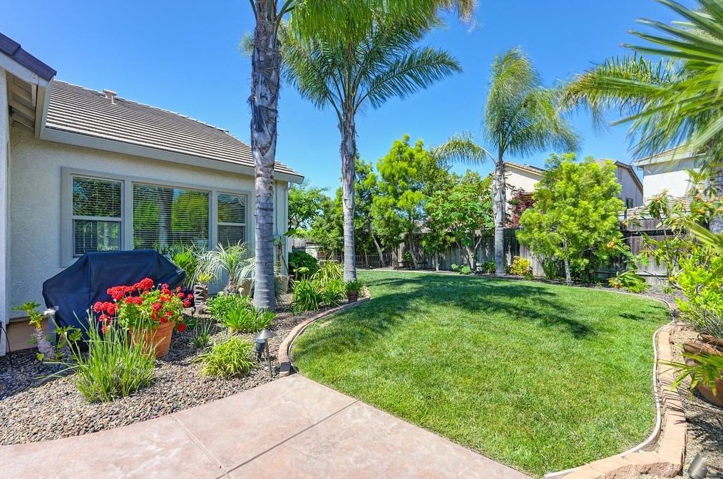 317 White Feather Ct, Roseville CA  95747-8891 exterior
