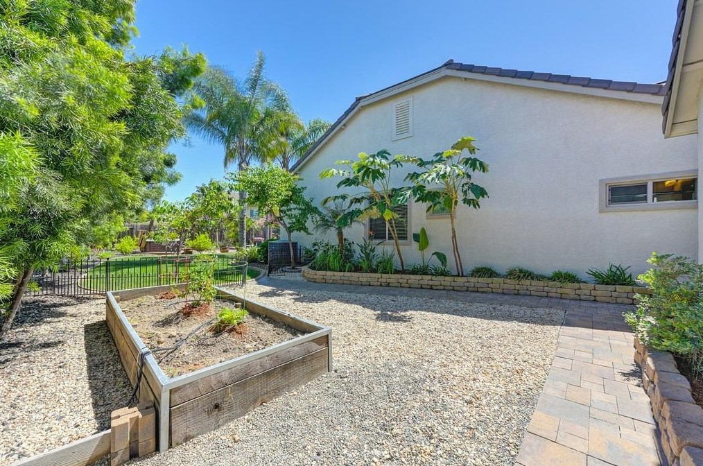 317 White Feather Ct, Roseville CA  95747-8891 exterior