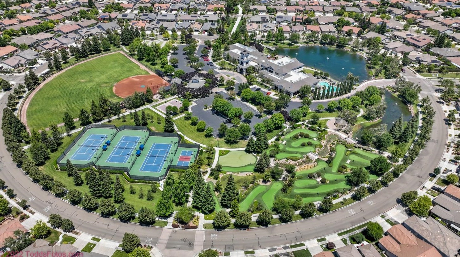 1535 Maple Valley St, Manteca CA 95336-5127 exterior