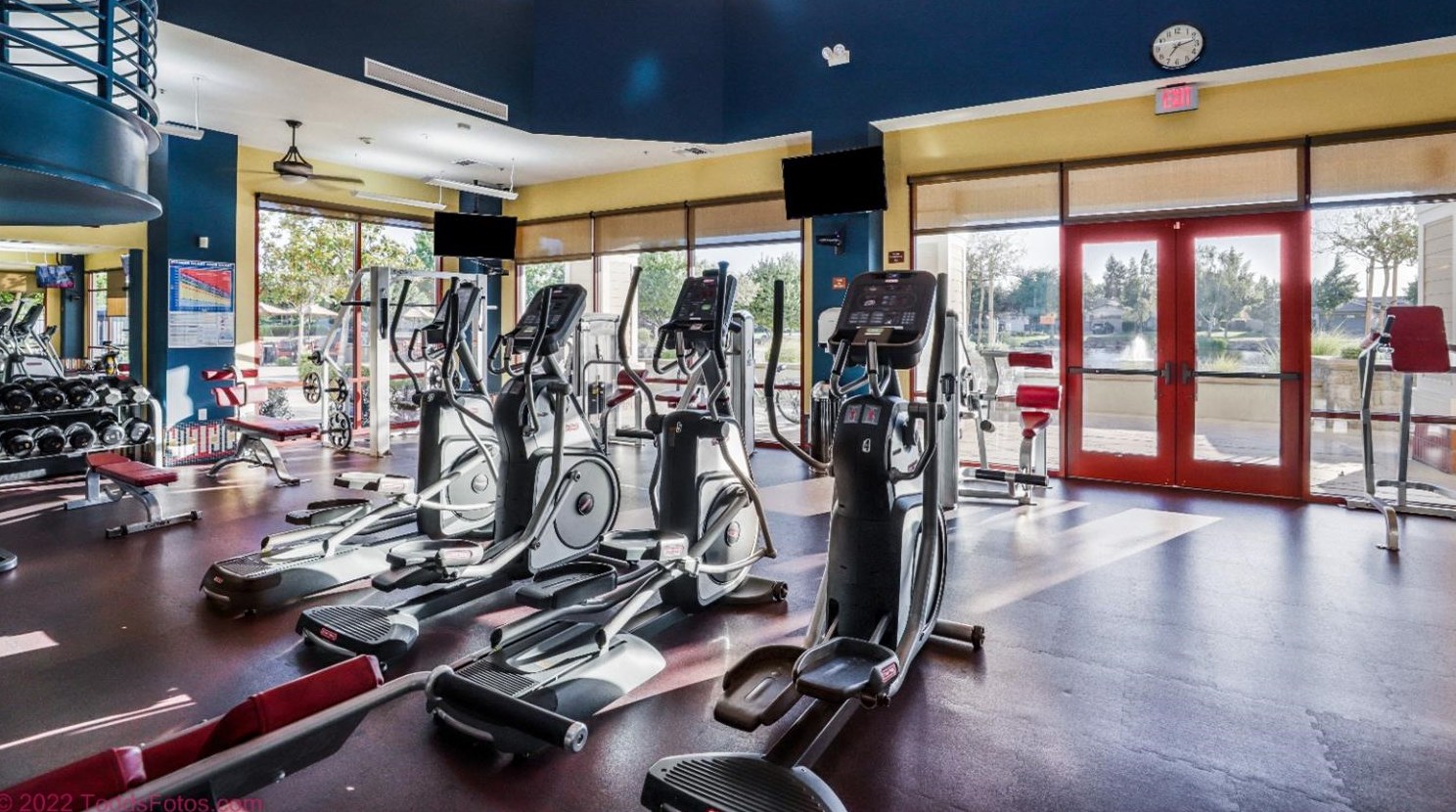 1535 Maple Valley St, Manteca CA 95336-5127 exterior