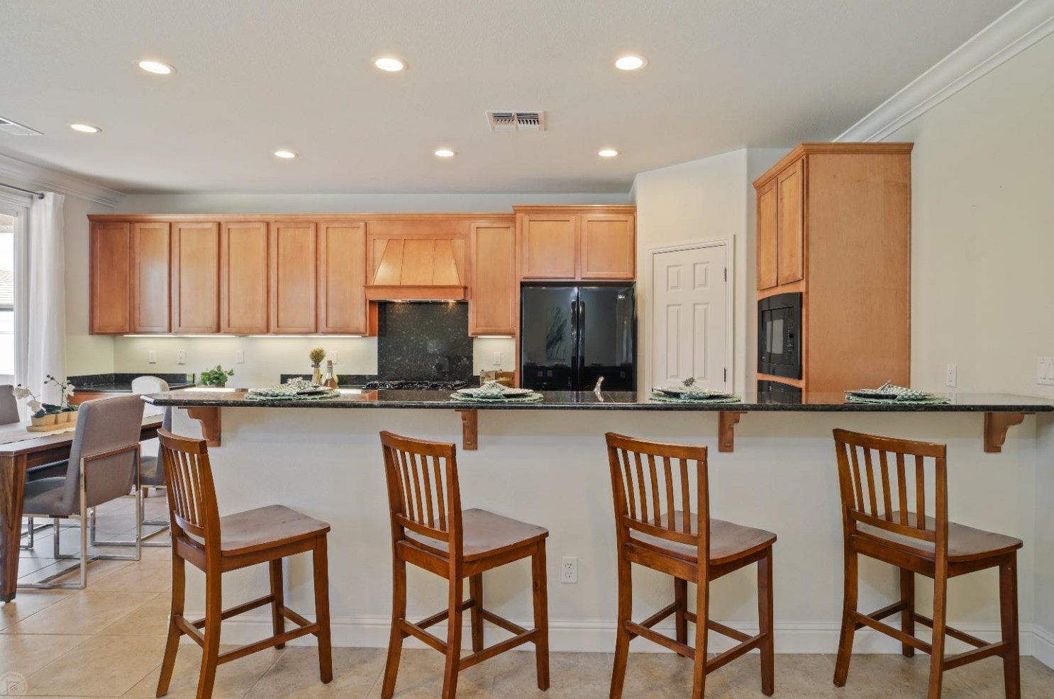 1535 Maple Valley St, Manteca CA 95336-5127 exterior