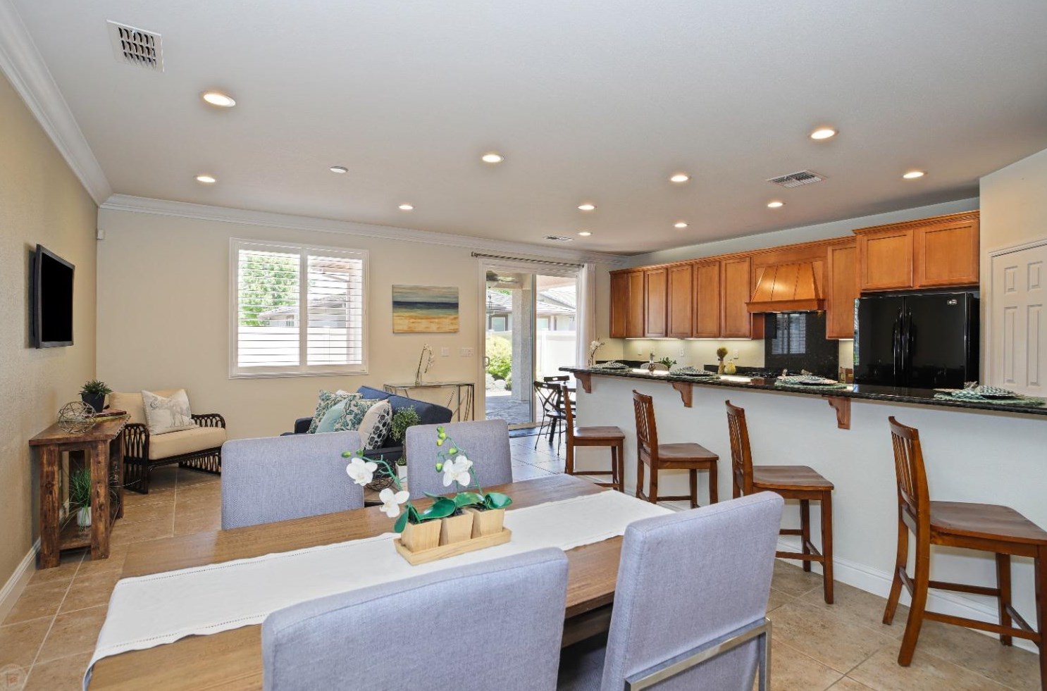 1535 Maple Valley St, Manteca CA 95336-5127 exterior