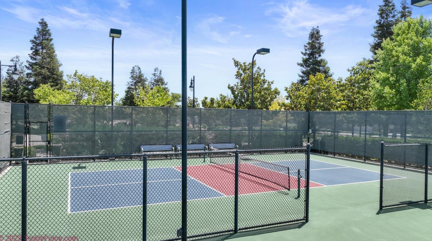 1535 Maple Valley St, Manteca CA 95336-5127 exterior