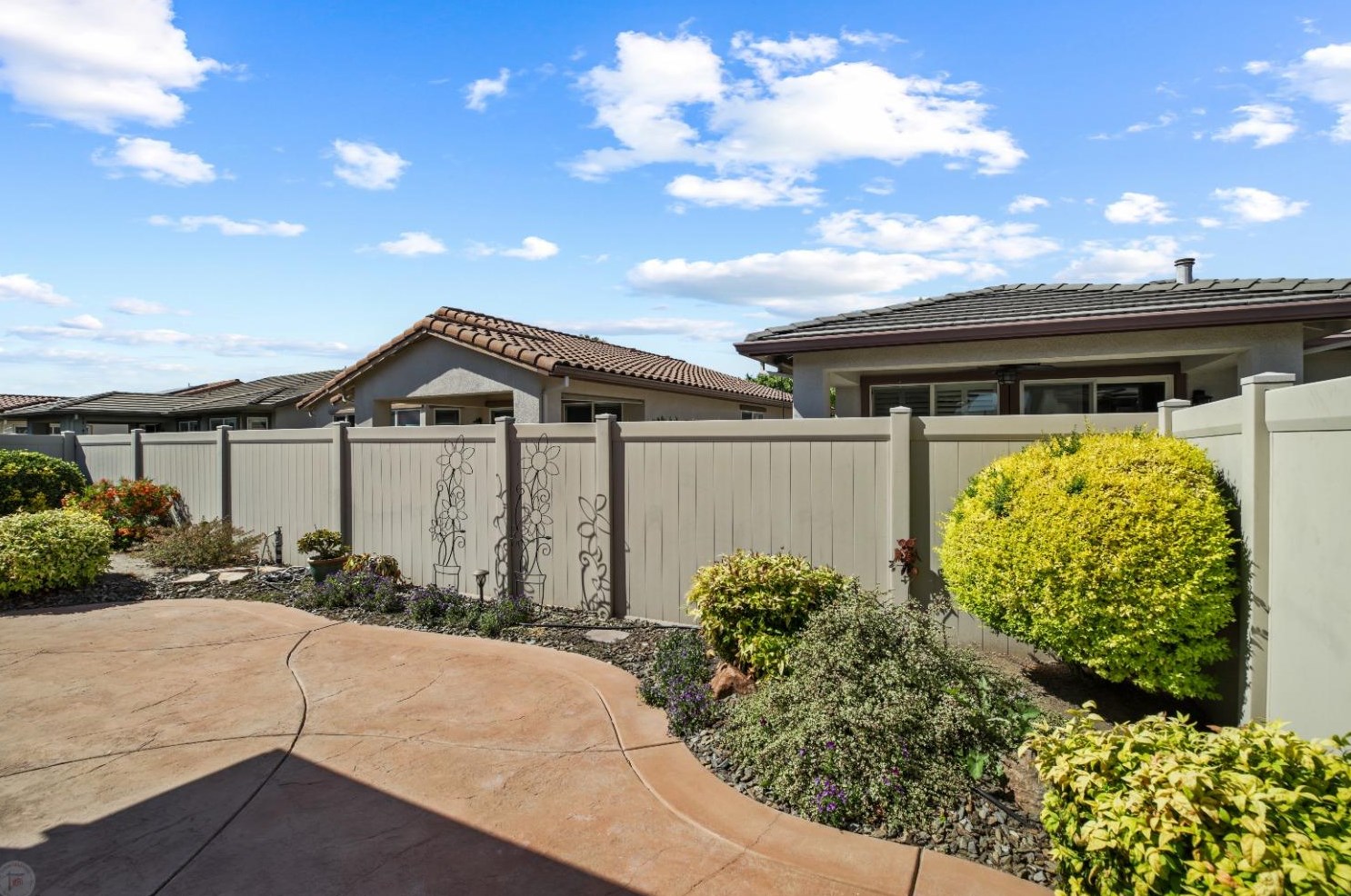 1535 Maple Valley St, Manteca CA 95336-5127 exterior