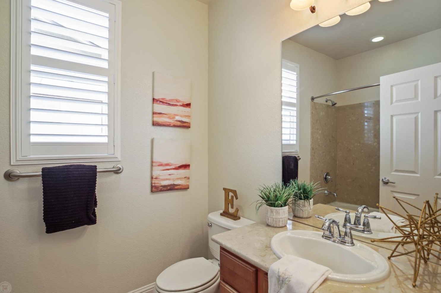 1535 Maple Valley St, Manteca CA 95336-5127 exterior