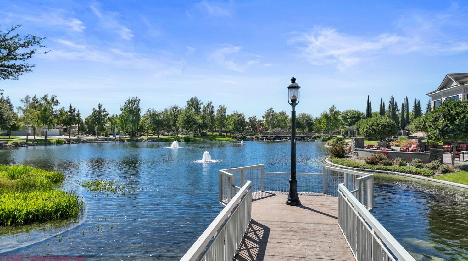 1535 Maple Valley St, Manteca CA 95336-5127 exterior