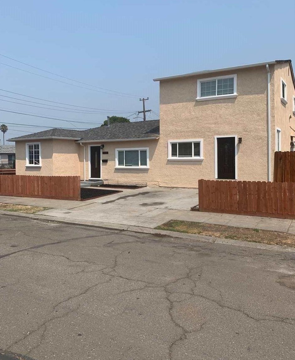 10050 Bernhardt Dr, Oakland CA  94603-2018 exterior