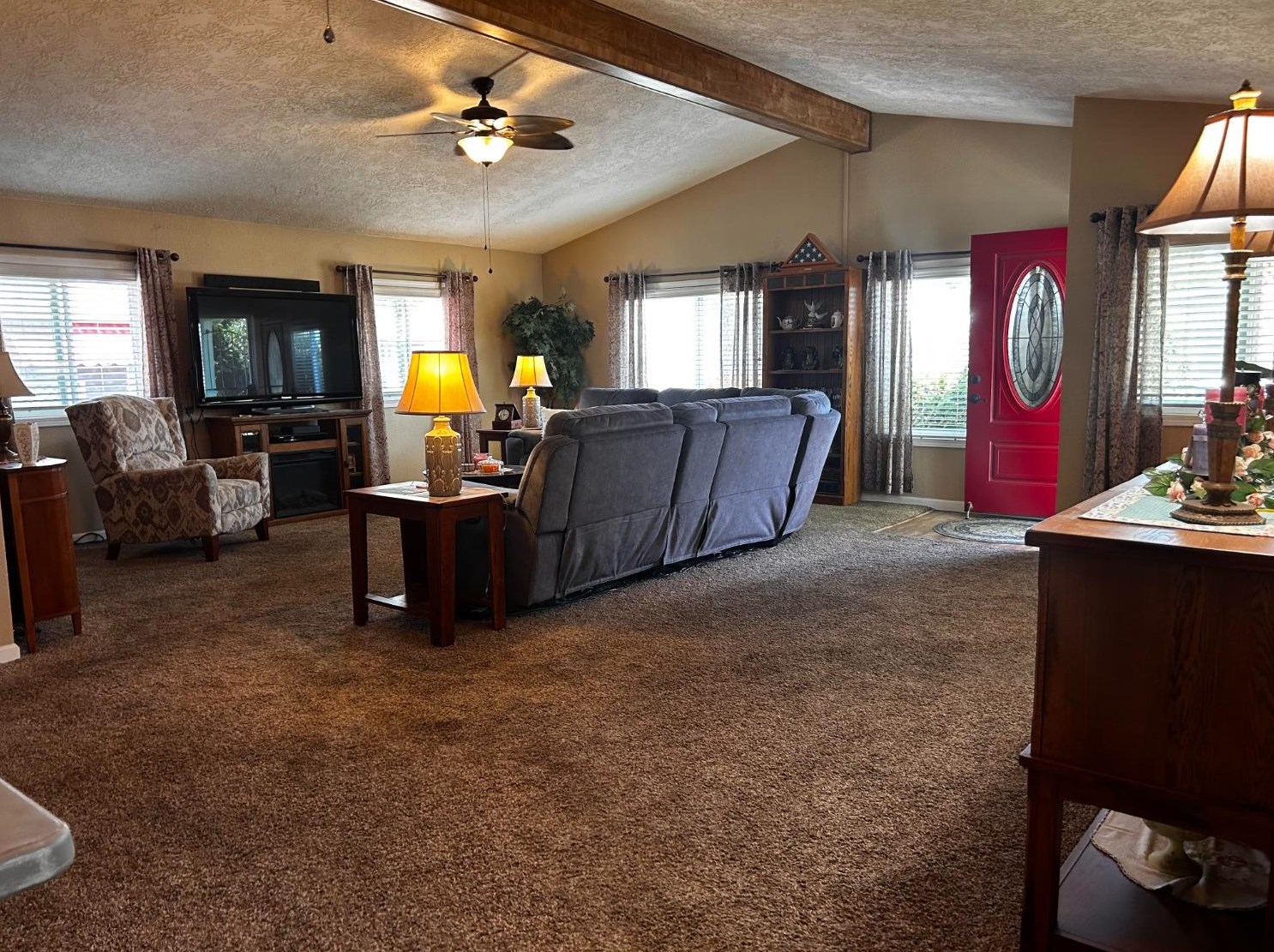 47 Hancock Dr, Roseville CA  95678-1123 exterior