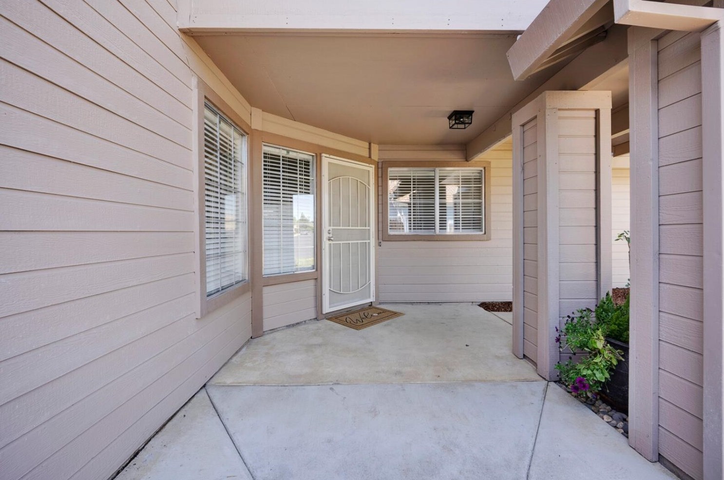 3556 Willard Way, Rocklin CA  95677-2557 exterior