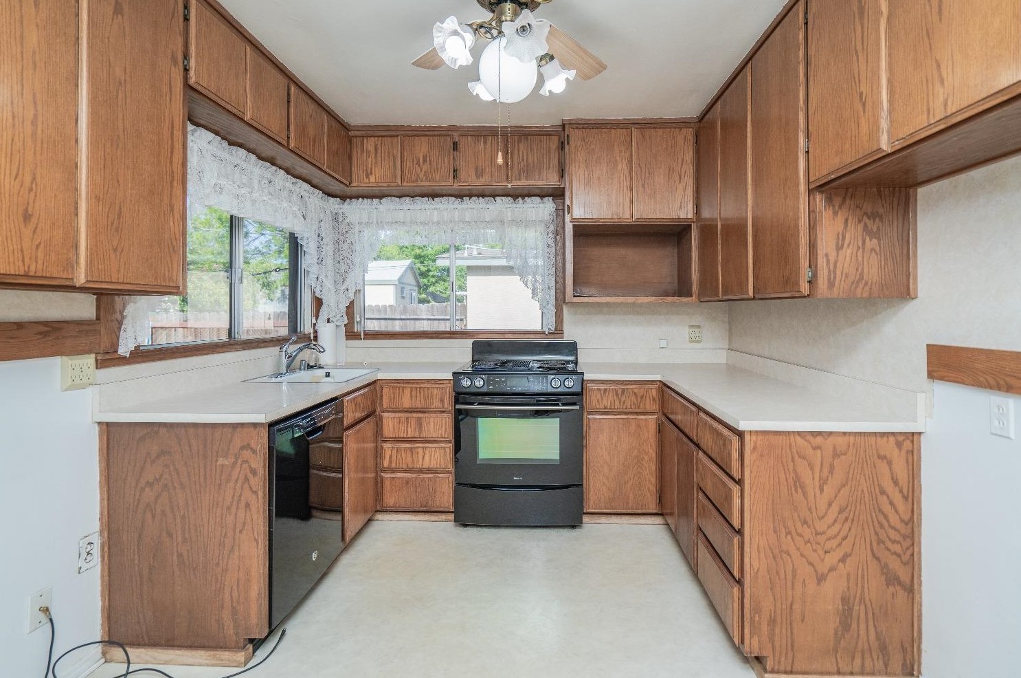 805 Pleasant St, Roseville CA 95678-1446 exterior