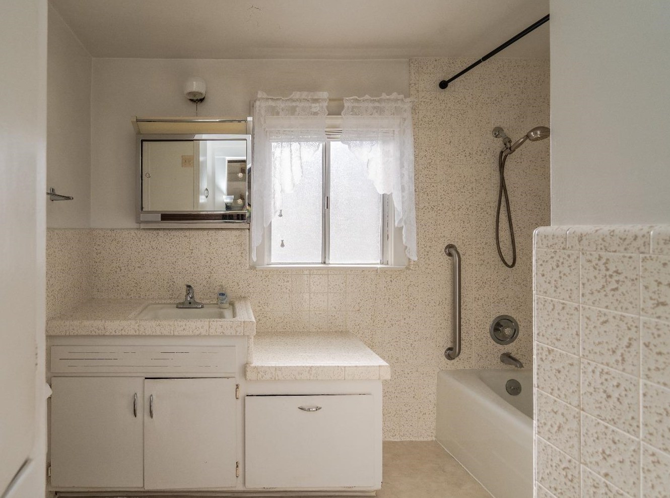 805 Pleasant St, Roseville CA 95678-1446 exterior