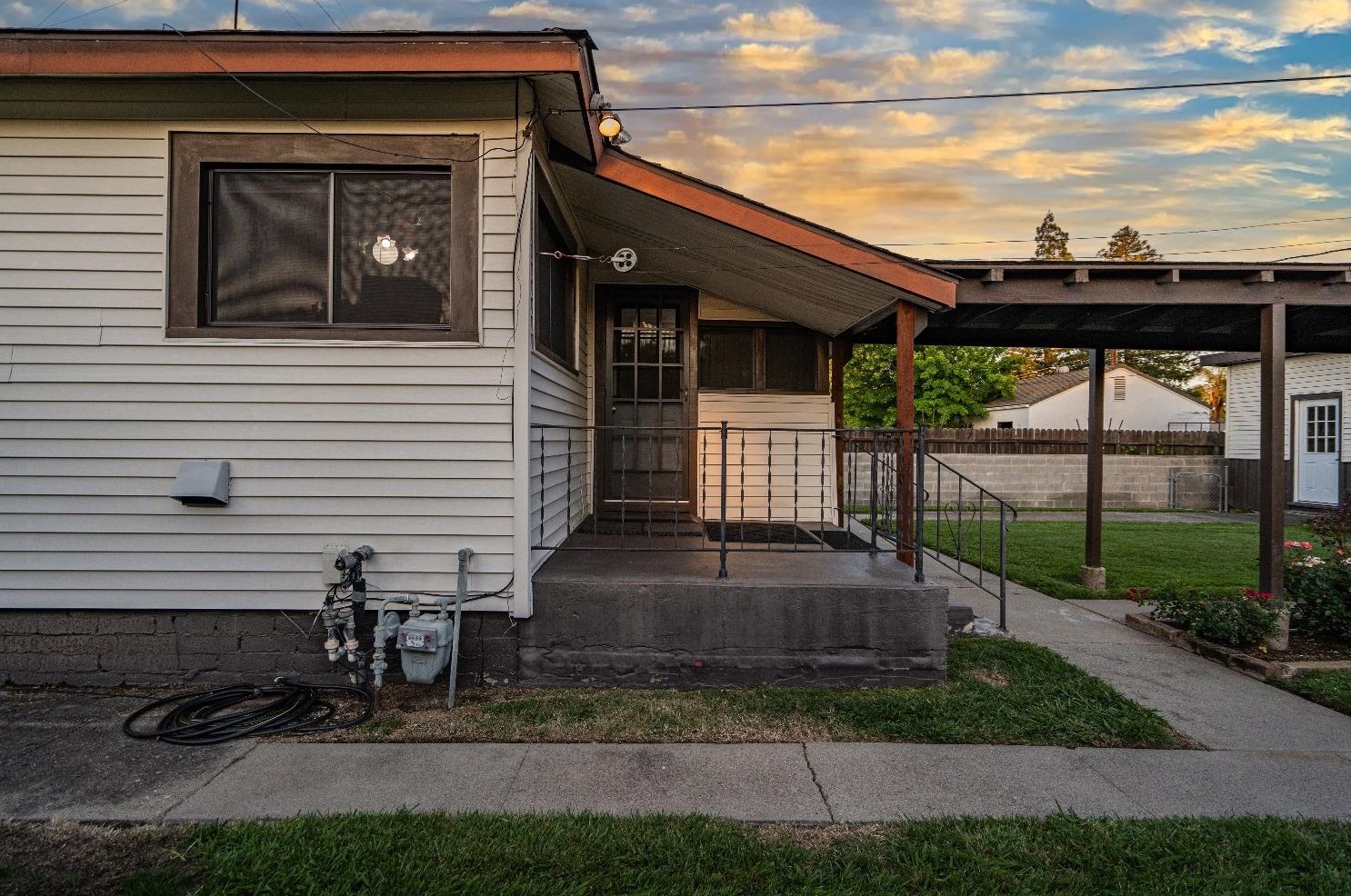 805 Pleasant St, Roseville CA 95678-1446 exterior