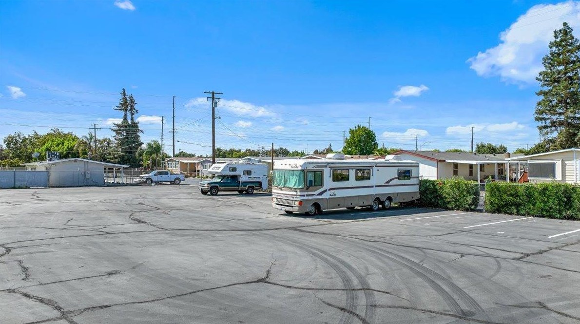 1459 Standiford Ave, Modesto CA  95350-0701 exterior