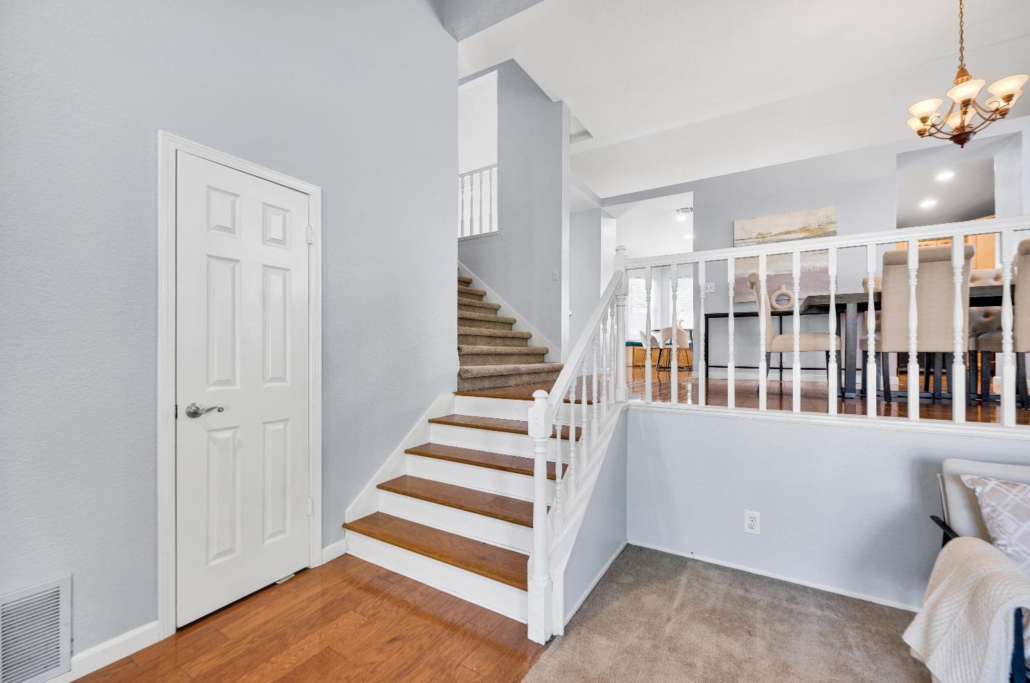 5500 Ravine Creek Way, Elk Grove CA  95758-4716 exterior