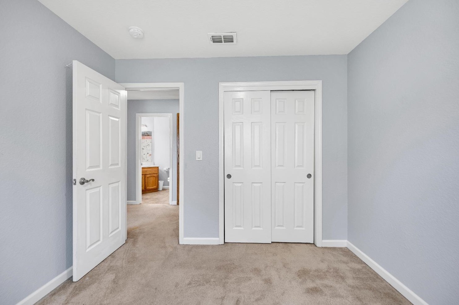 5500 Ravine Creek Way, Elk Grove CA  95758-4716 exterior