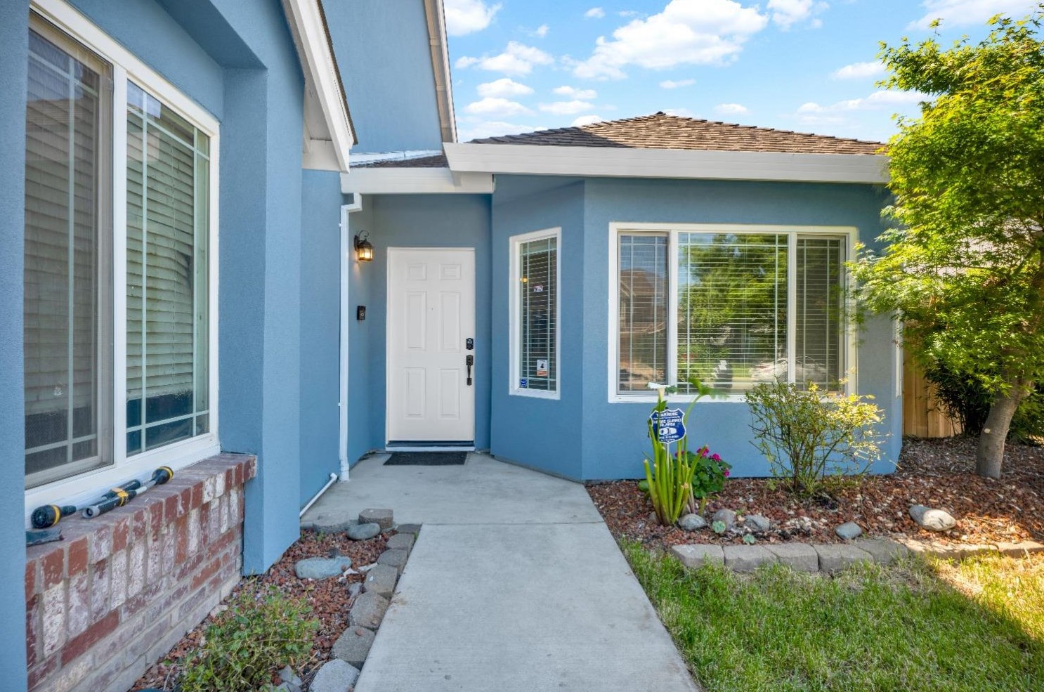 5500 Ravine Creek Way, Elk Grove CA  95758-4716 exterior