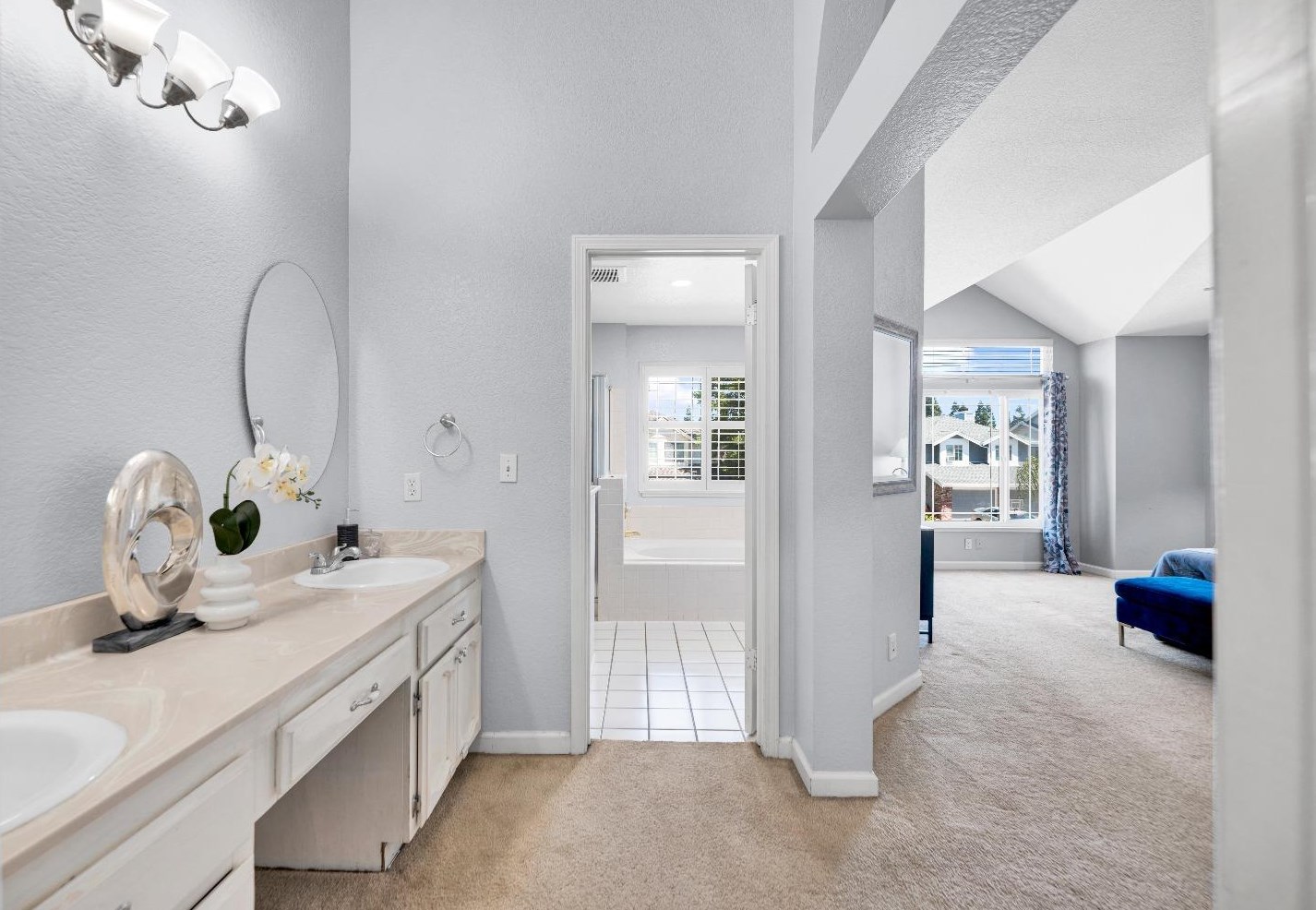 5500 Ravine Creek Way, Elk Grove CA  95758-4716 exterior