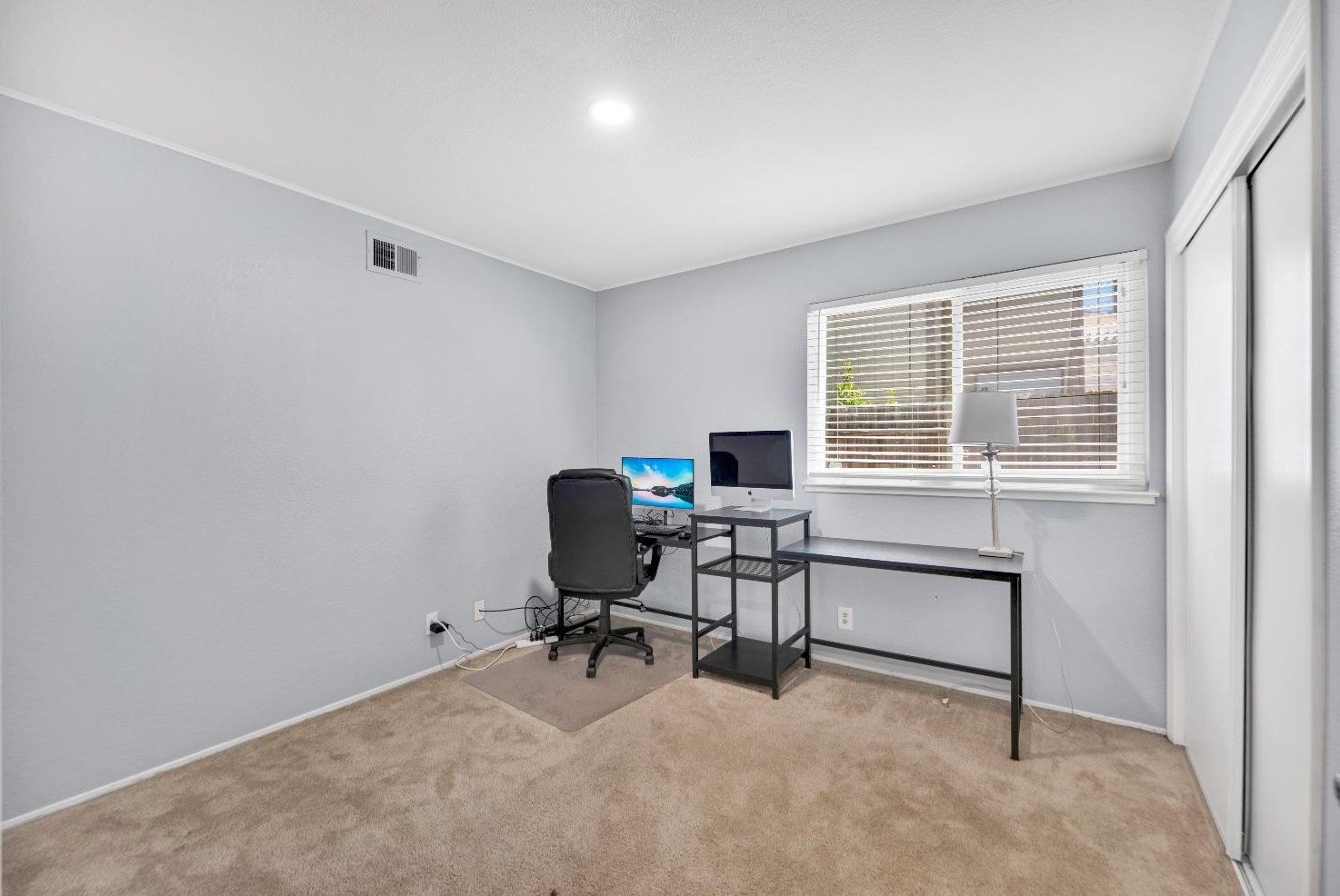 5500 Ravine Creek Way, Elk Grove CA  95758-4716 exterior