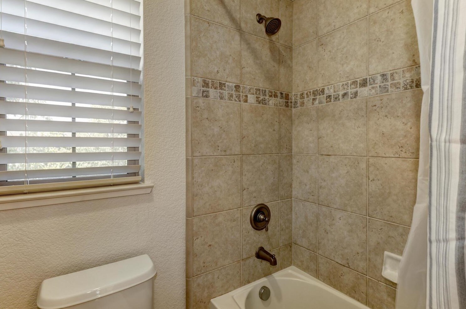 2268 Wild Pln Ct, Rocklin CA  95765-5372 exterior