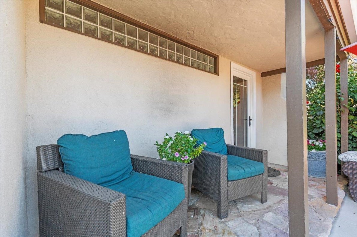 224 Palm Ave, Modesto CA  95350-5422 exterior
