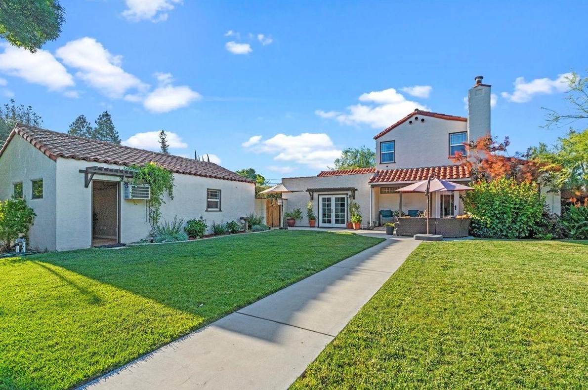 224 Palm Ave, Modesto CA  95350-5422 exterior