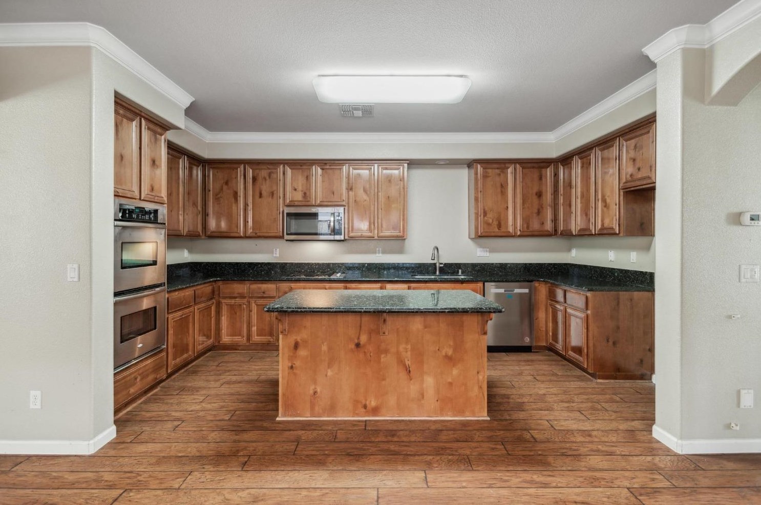 1920 Sevilla Dr, Roseville CA 95747-5062 exterior