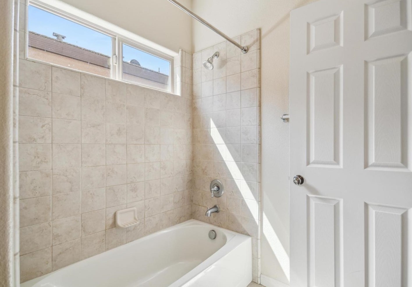 1920 Sevilla Dr, Roseville CA 95747-5062 exterior