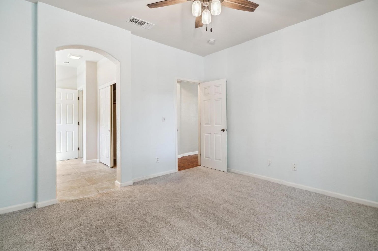 1920 Sevilla Dr, Roseville CA 95747-5062 exterior