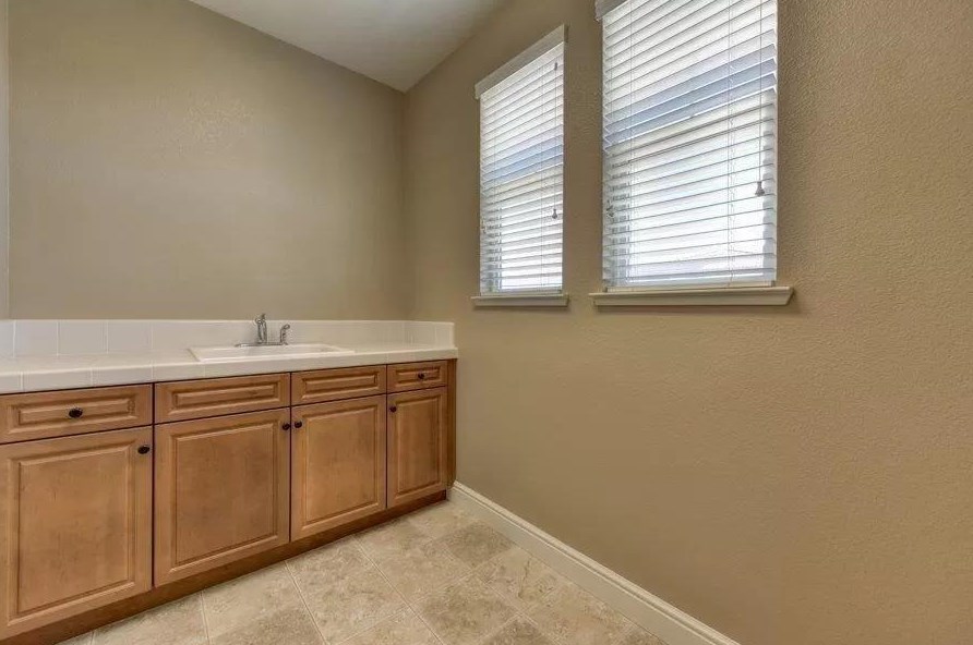 9670 Canopy Tree St, Roseville CA  95747-9163 exterior