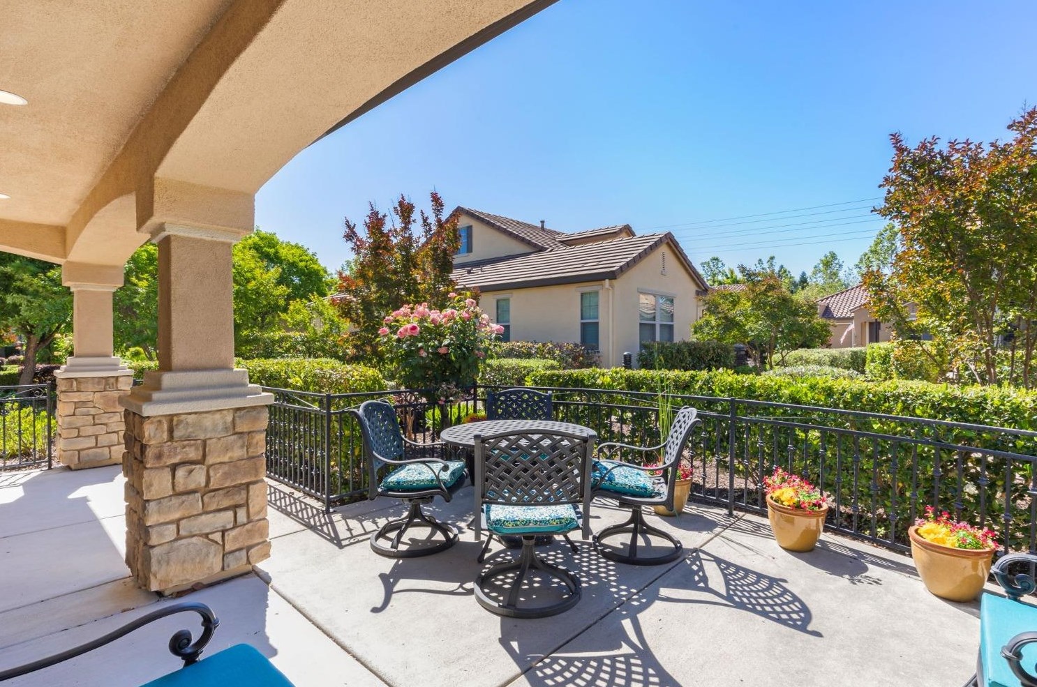 1568 Marseille Ln, Roseville CA  95747-5092 exterior