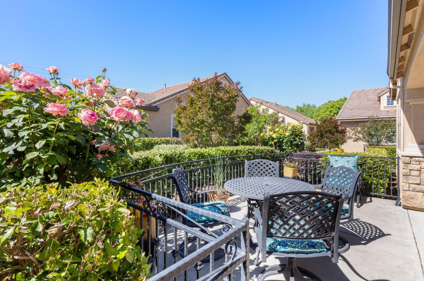 1568 Marseille Ln, Roseville CA  95747-5092 exterior
