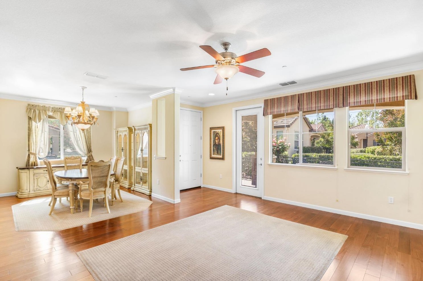 1568 Marseille Ln, Roseville CA  95747-5092 exterior