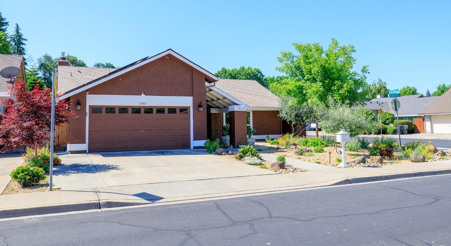 1103 Riv Blf Dr, Valley Home CA 95361-2657 exterior