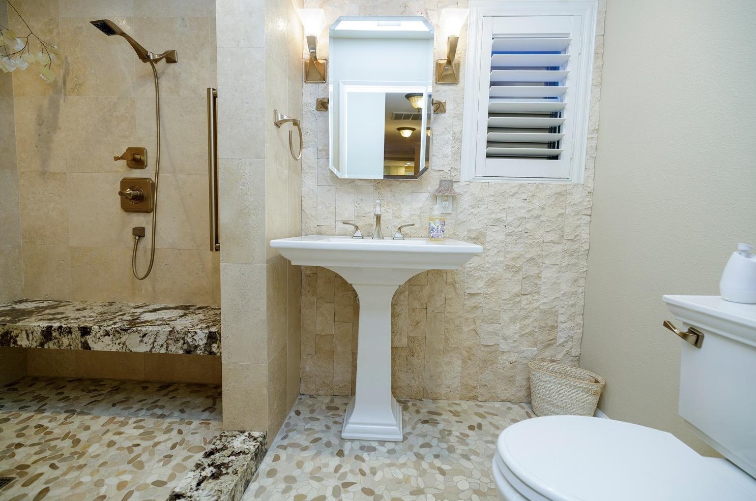 1103 Riv Blf Dr, Valley Home CA 95361-2657 exterior