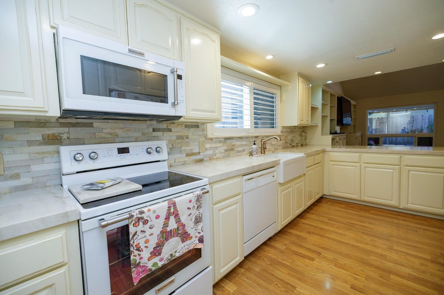 1103 Riv Blf Dr, Valley Home CA 95361-2657 exterior