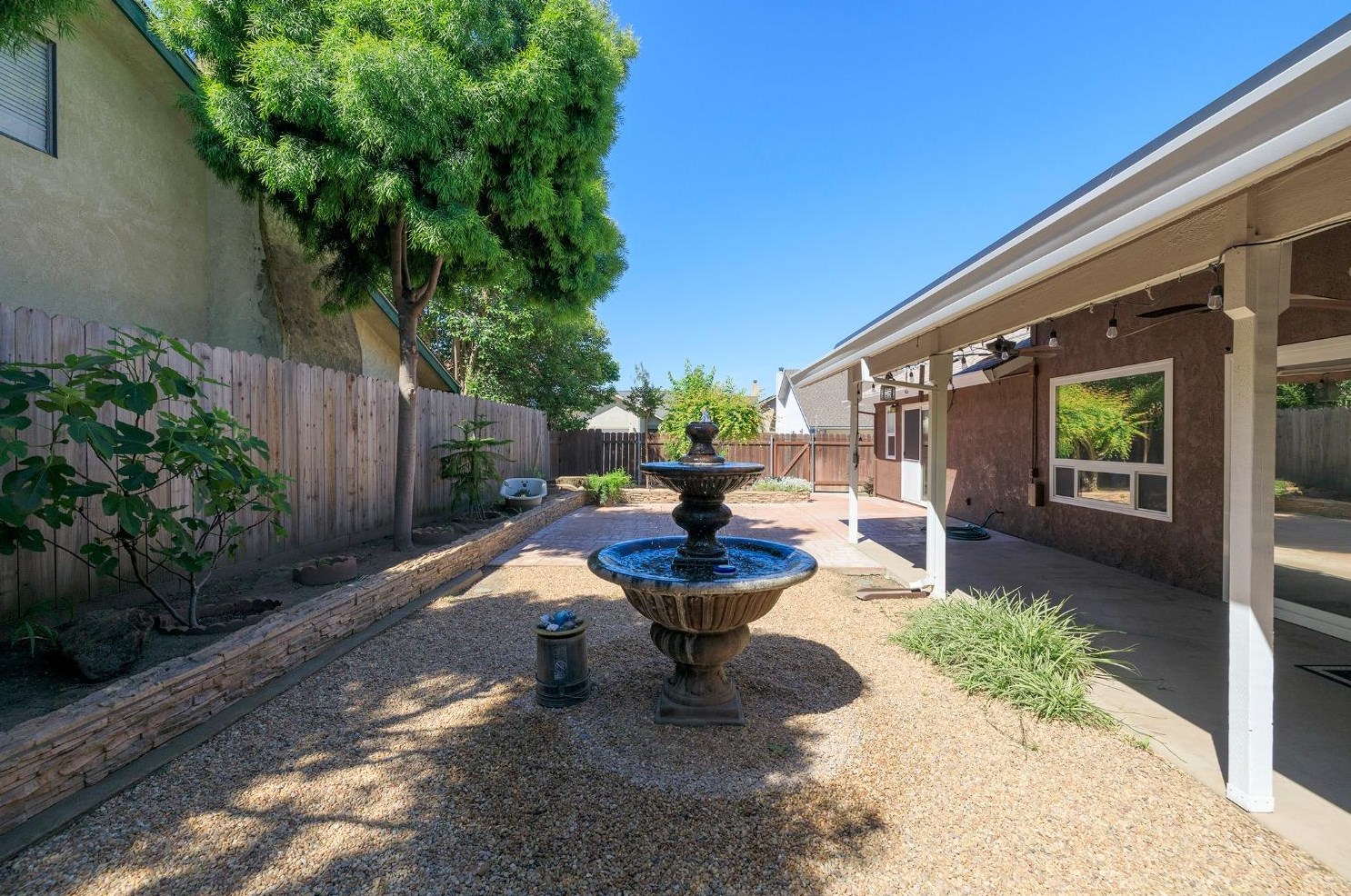 1103 Riv Blf Dr, Valley Home CA 95361-2657 exterior