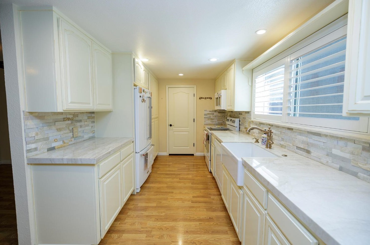 1103 Riv Blf Dr, Valley Home CA 95361-2657 exterior